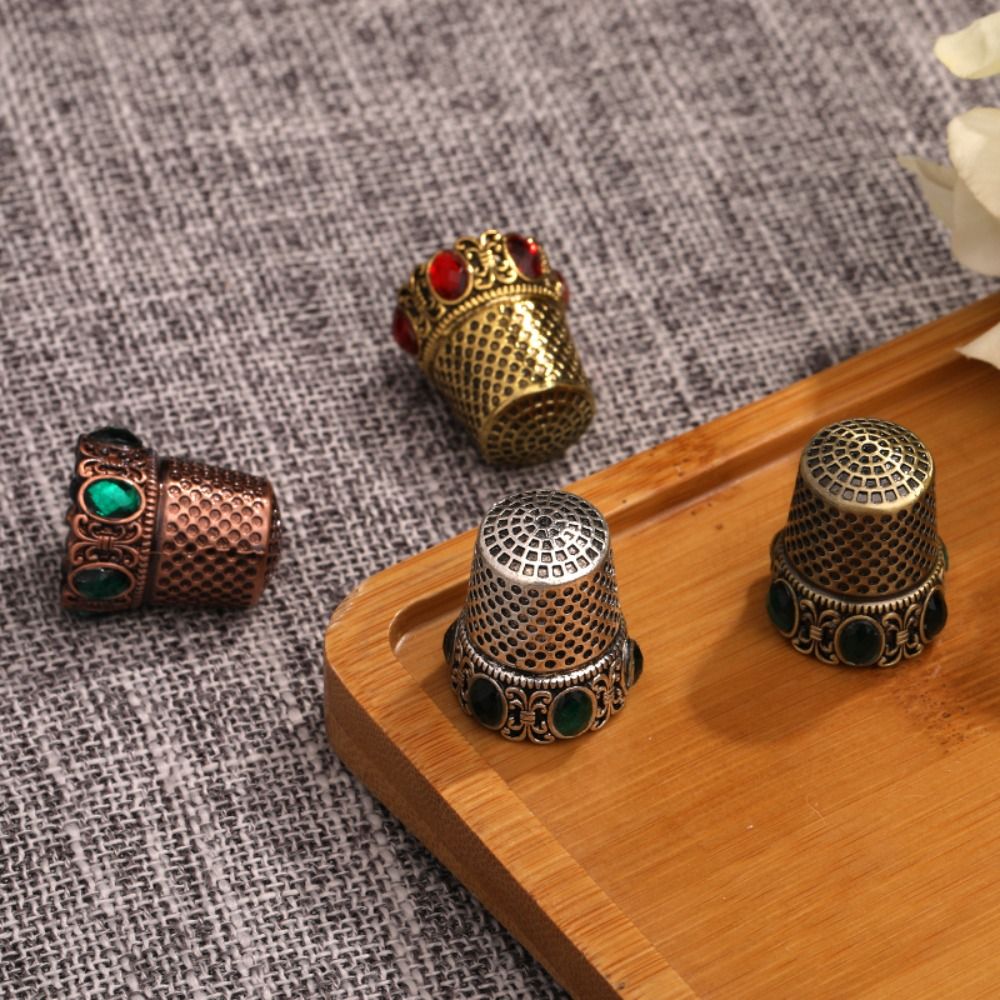 واقي أصابع نحاسي فاخر للخياطة  - مراجعة Button Hole Cutter وسعره
