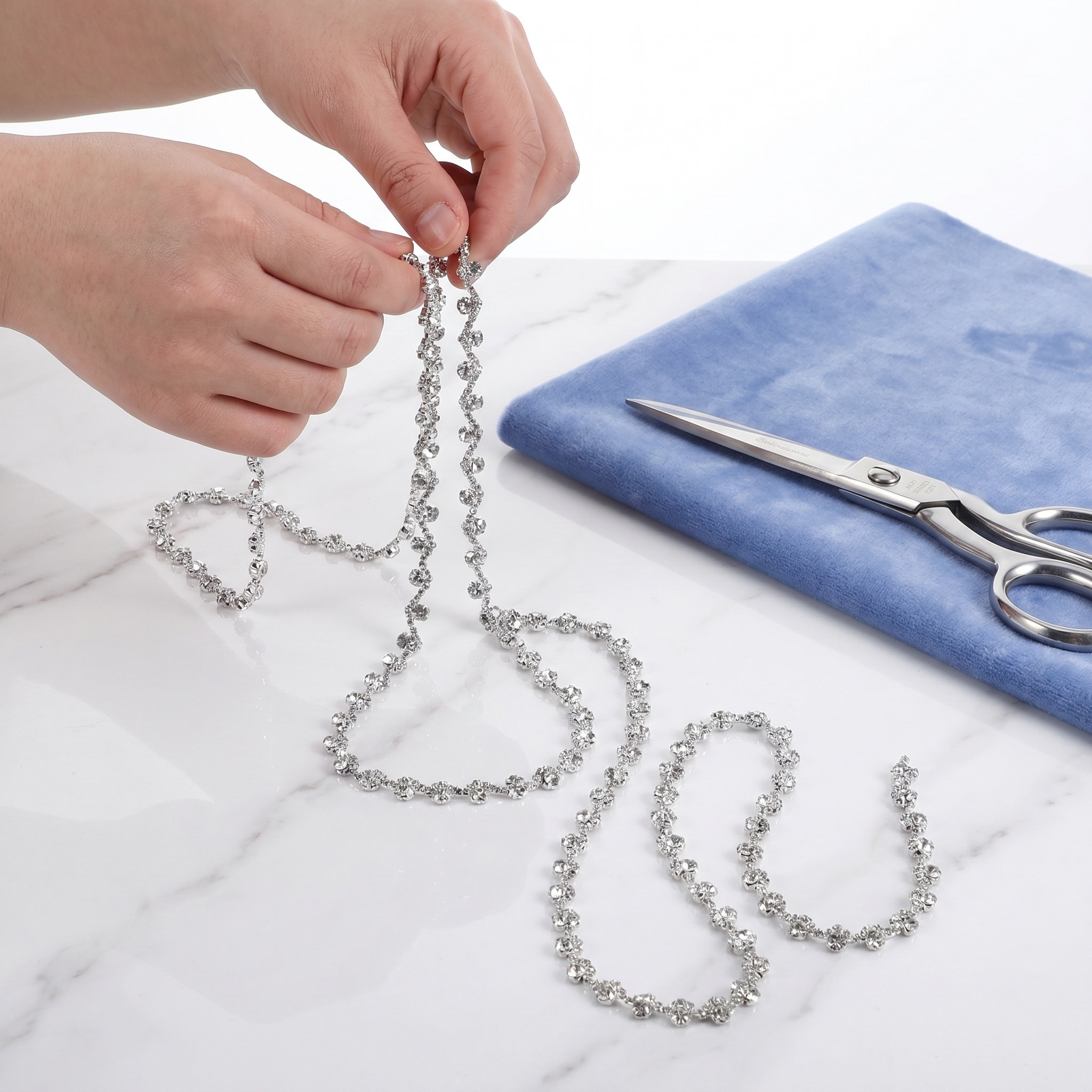 شريط كريستال مرصع بالأحجار الل - مراجعة Sewing Roll وسعره